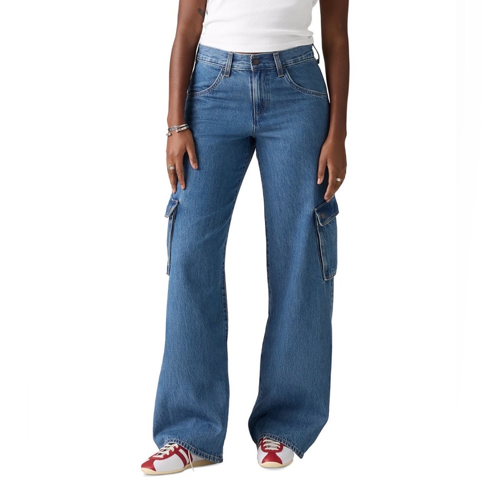 DONATING SOON- LEVI’S Super Low Loose-Fit Cargo Jeans All Over Blue